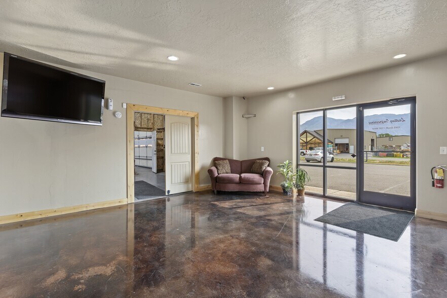 More Photos Of 1545 S 1100 W, Ogden Warehouse For Lease
