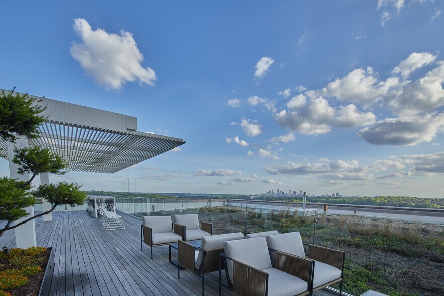 More Photos Of 945 E Paces Ferry Rd NE, Atlanta Office For Lease