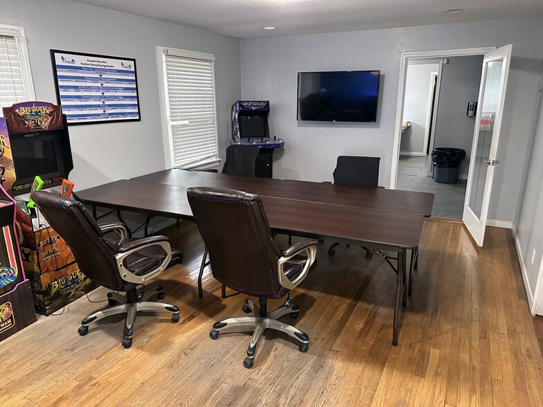More Photos Of 6119 Charlotte Ave, Nashville Storefront Retail Office For Sale