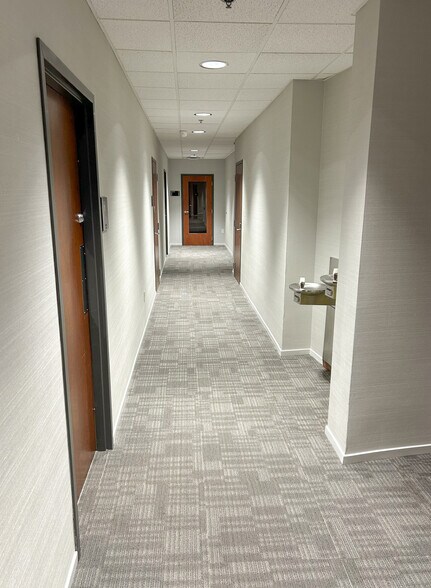 More Photos Of 9780 Ormsby Station Rd, Louisville Office For Lease