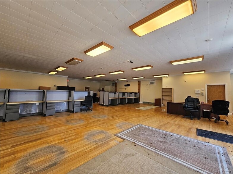 More Photos Of 719 Durham Rd, Riegelsville Storefront Retail Residential For Lease