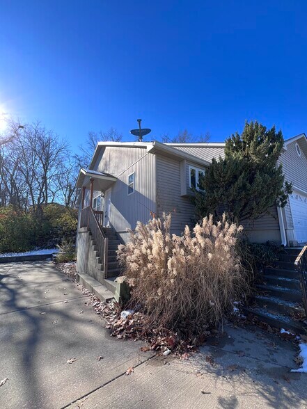 More Photos Of 3005-3033 S Shrank Cir, Independence Apartments For Sale