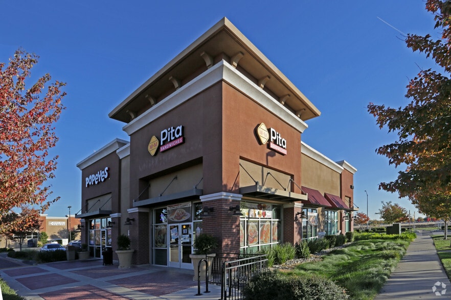 More Photos Of 7431 W Stockton Blvd, Sacramento Freestanding For Lease