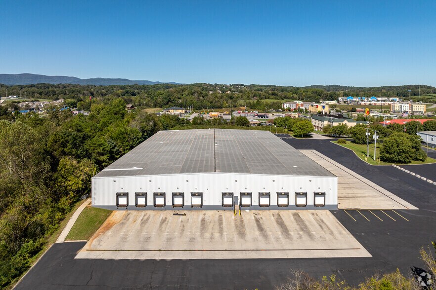 More Photos Of 640 N Northpark Dr, Clinton Warehouse For Lease