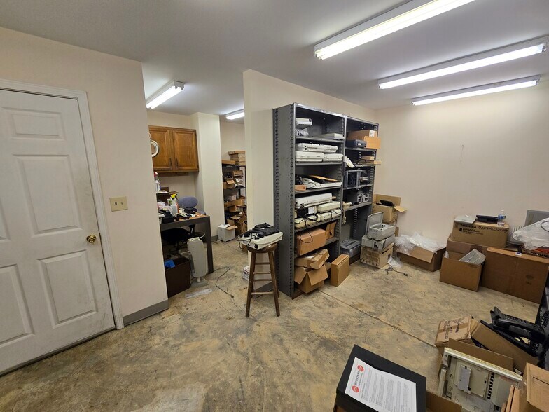 More Photos Of 4848 Getwell Rd, Memphis Warehouse For Sale