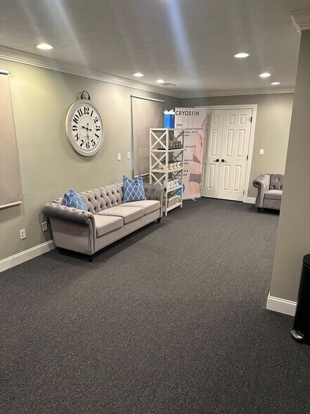 More Photos Of 1000 Coombs Farm Dr, Morgantown Office For Lease