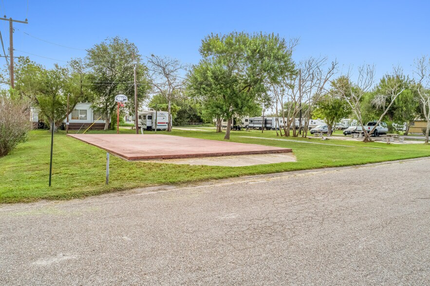 More Photos Of 8225 Leopard St, Corpus Christi Manufactured Housing Mobile Home Park For Sale
