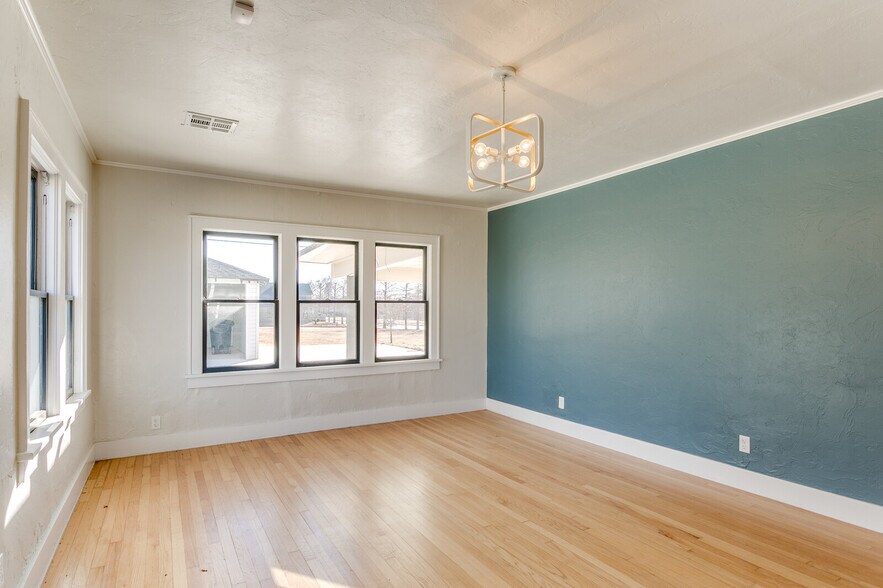 More Photos Of 608 E Eubanks St, Oklahoma City Office For Sale