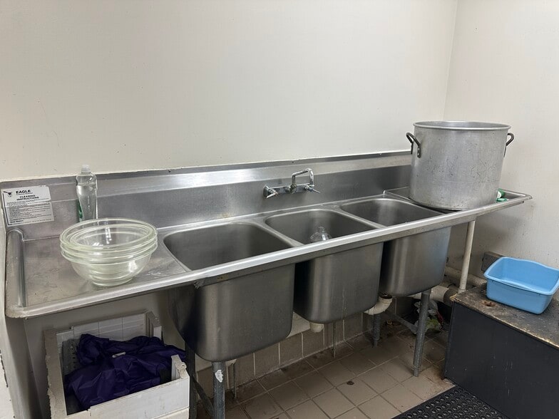 More Photos Of 9915 Apple Ridge Rd, Gaithersburg Religious Facility For Sale