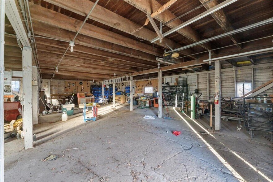More Photos Of 21551 270th St, Mc Clelland Office For Sale