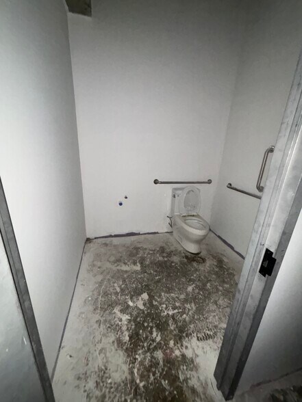 More Photos Of 48 Cedar St, Brooklyn Rehabilitation Center For Lease