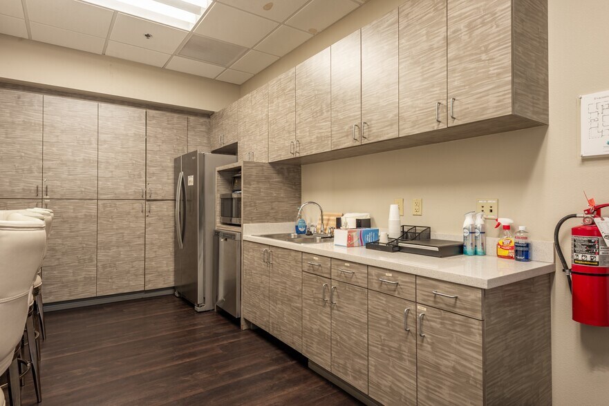 More Photos Of 3525 Warm Springs rd, Las Vegas Office For Lease