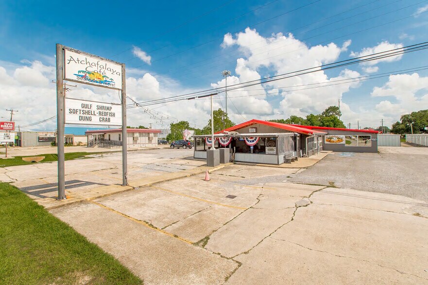 Primary Photo Of 7310 Highway 182 E, Morgan City General Retail For Sale