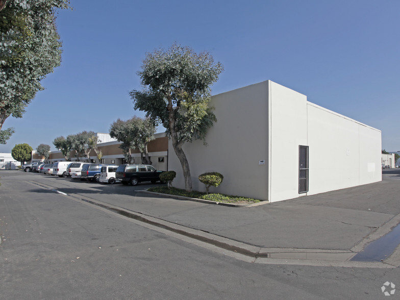 Primary Photo Of 130-152 E Garry Ave, Santa Ana Warehouse For Lease