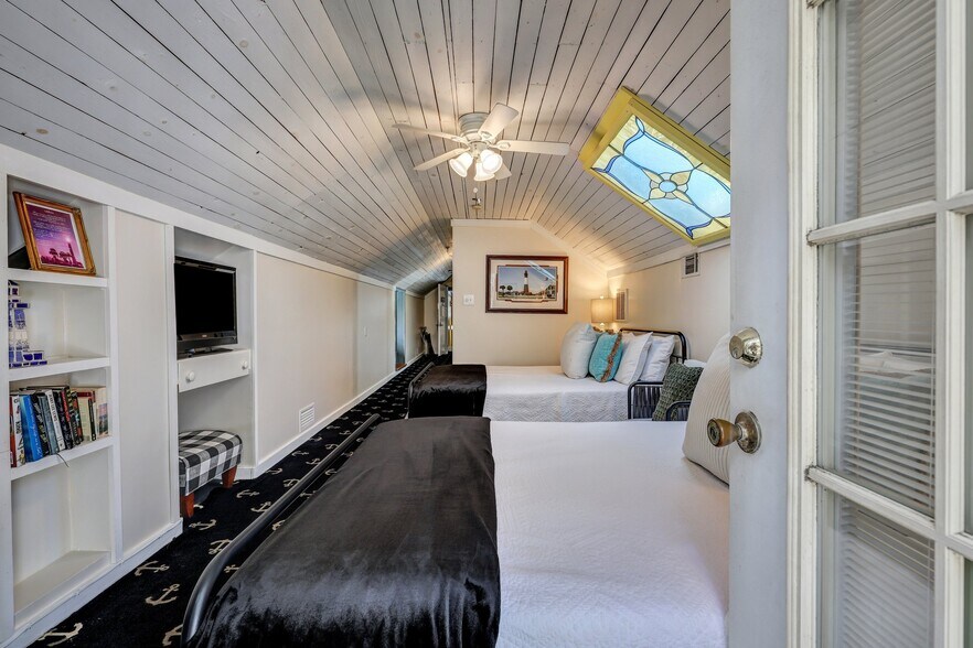 More Photos Of 24 Van Horne Ave, Tybee Island Hospitality For Sale