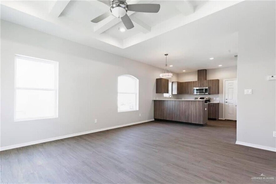 More Photos Of 402 Newport Ave, Edinburg Apartments For Sale
