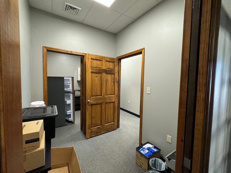 More Photos Of 6693 Transit Rd, Buffalo Freestanding For Lease