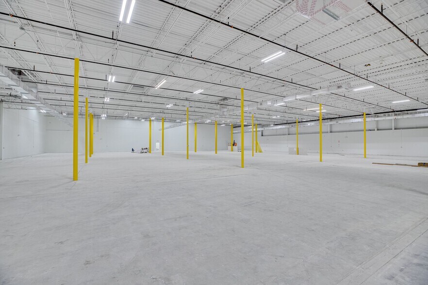 More Photos Of 4100-4300 Okeechobee Rd, Fort Pierce Light Distribution For Lease
