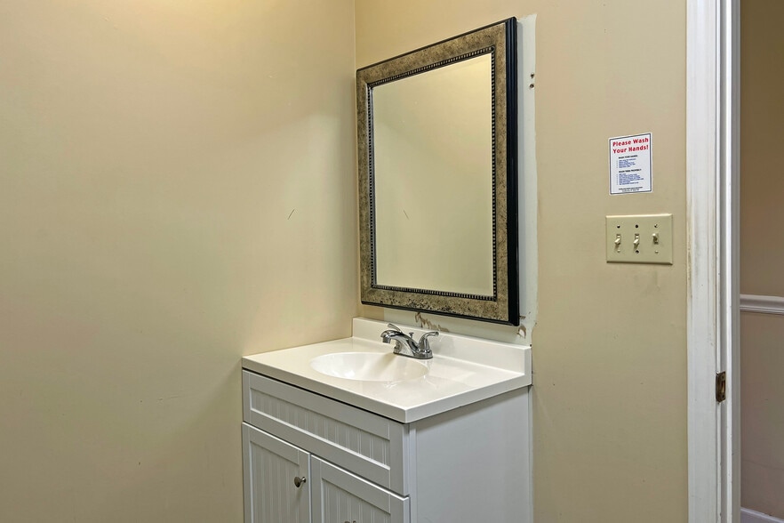 More Photos Of 1119 Brookhaven Rd, Franklin Healthcare For Sale