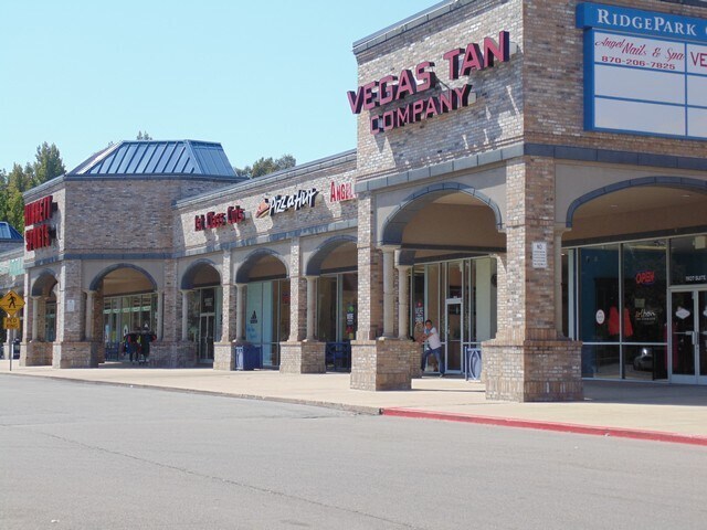 More Photos Of 1907-1911 W Parker Rd, Jonesboro General Retail For Lease