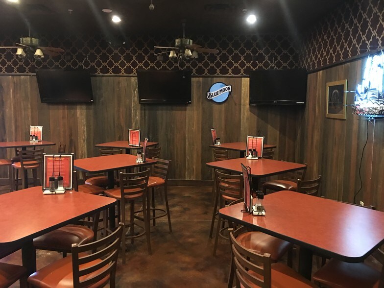 More Photos Of 2400 N Town Center Dr, Washington Restaurant For Sale