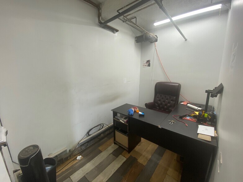 More Photos Of 264 41st St, Brooklyn Warehouse For Lease