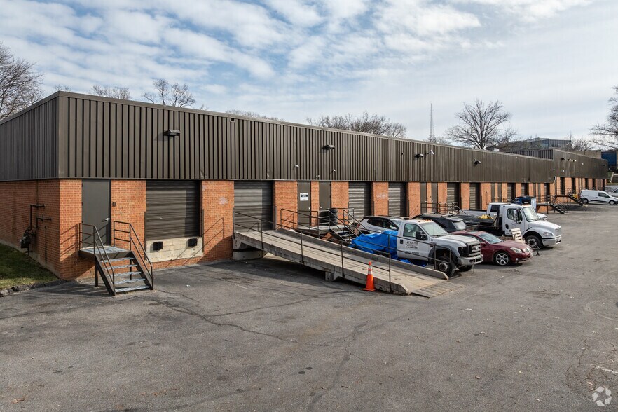 More Photos Of 9051 Red Branch Rd, Columbia Flex For Lease