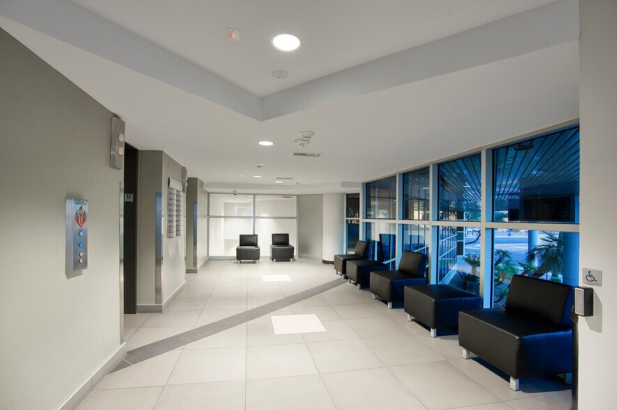 More Photos Of 3330 N 2nd St, Phoenix Medical For Lease