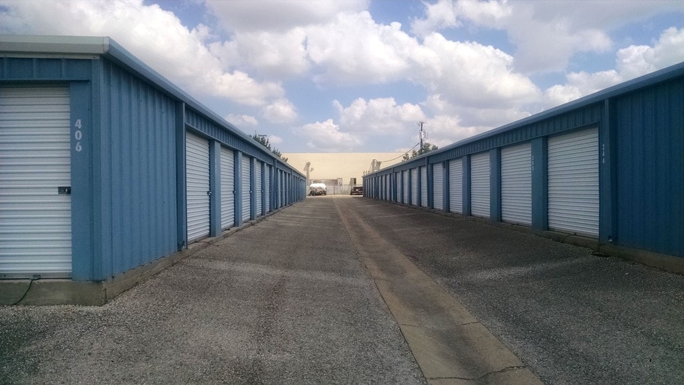 More Photos Of 612 FM 685, Pflugerville Self Storage For Sale