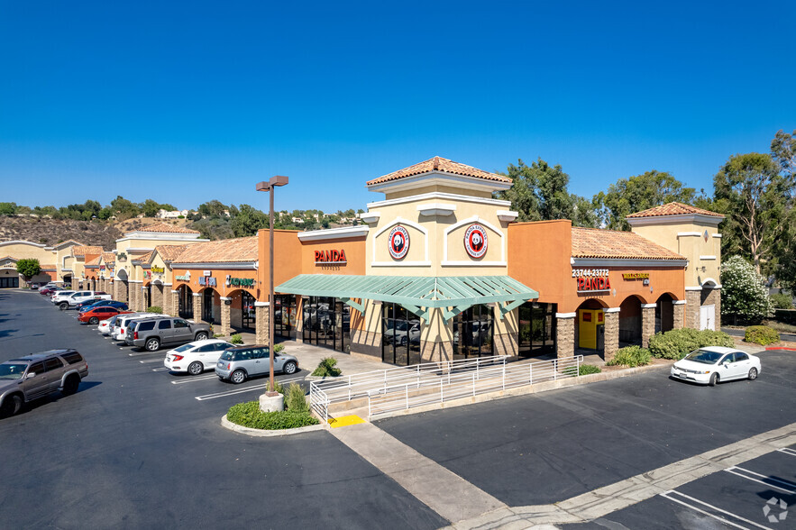 Primary Photo Of 23744-23780 Newhall Ave, Santa Clarita General Retail For Lease