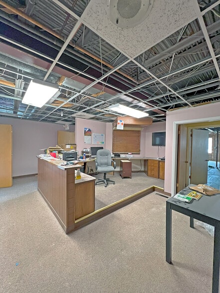 More Photos Of 334 W Main St, Decatur Flex For Lease