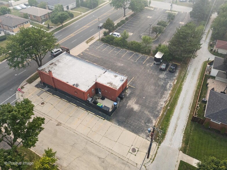 More Photos Of 4400 Golf Rd, Skokie Restaurant For Sale