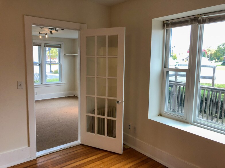 More Photos Of 942 E State St, Geneva Loft Creative Space For Sale