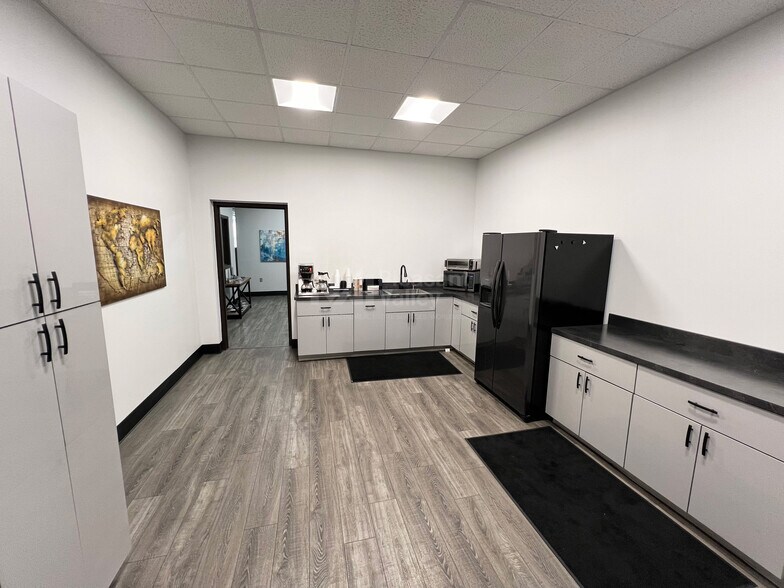 More Photos Of 4899 Commerce Pky, Warrensville Heights Warehouse For Sale