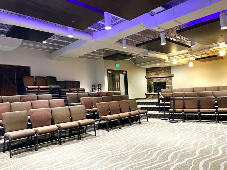 More Photos Of 12345 Portland Ave, Burnsville Flex For Lease