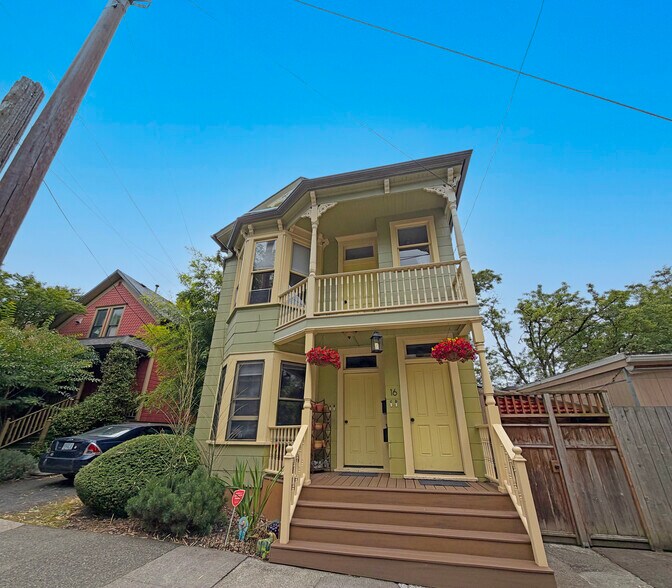 Primary Photo Of 16-18 NE Graham St, Portland Apartments For Sale