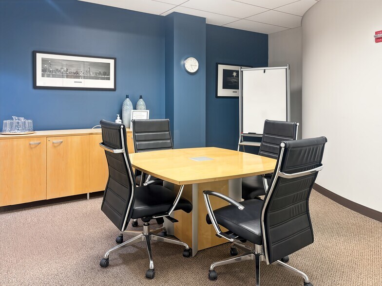 More Photos Of 3333 Warrenville Rd, Lisle Coworking Space