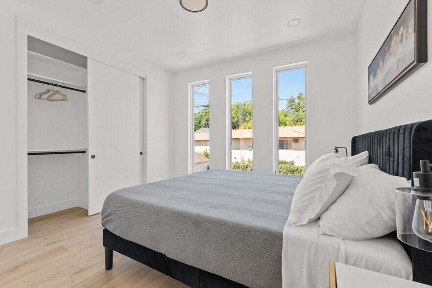 More Photos Of 1012 Uptown Aly, Sacramento Multifamily For Sale