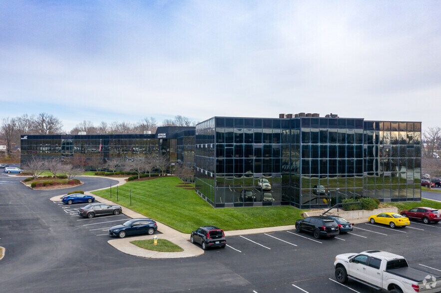 More Photos Of 10400 Linn Station Rd, Louisville Office For Lease