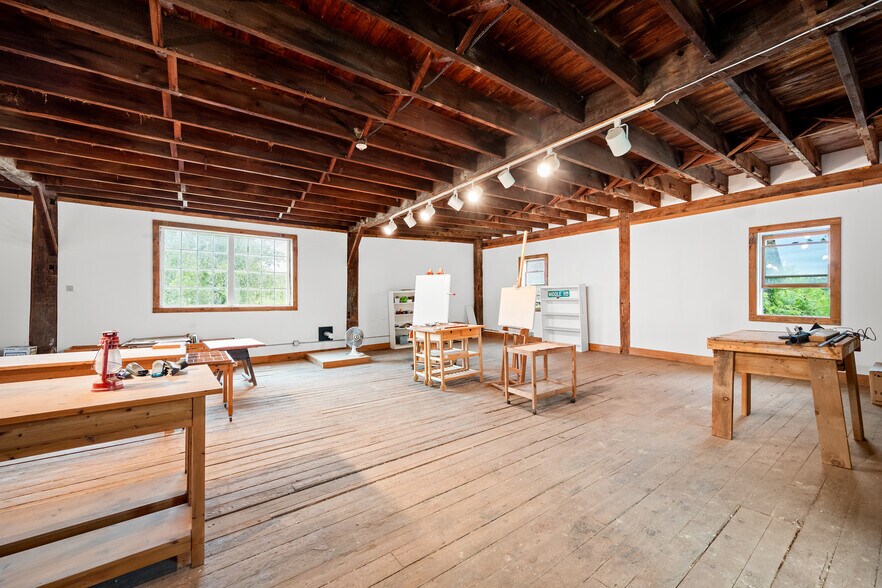 More Photos Of 9940 Middle Rd, Hammondsport Winery Vineyard For Sale