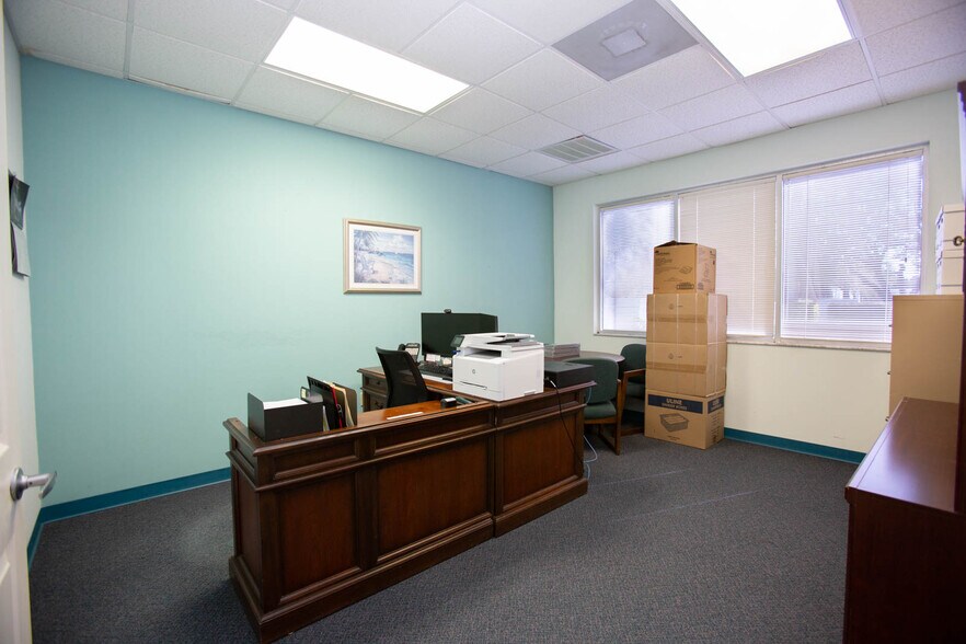 More Photos Of 264 West Dr, Melbourne Light Manufacturing For Lease