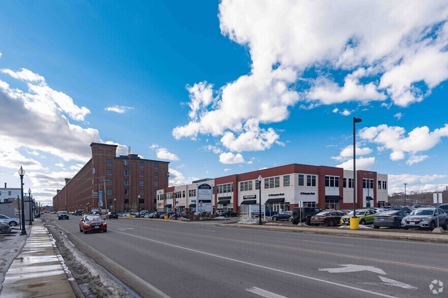 More Photos Of 290 Merrimack St, Lawrence Freestanding For Lease
