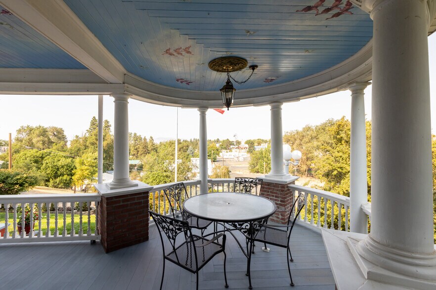 More Photos Of 620 Davis St, Wasco Specialty For Sale