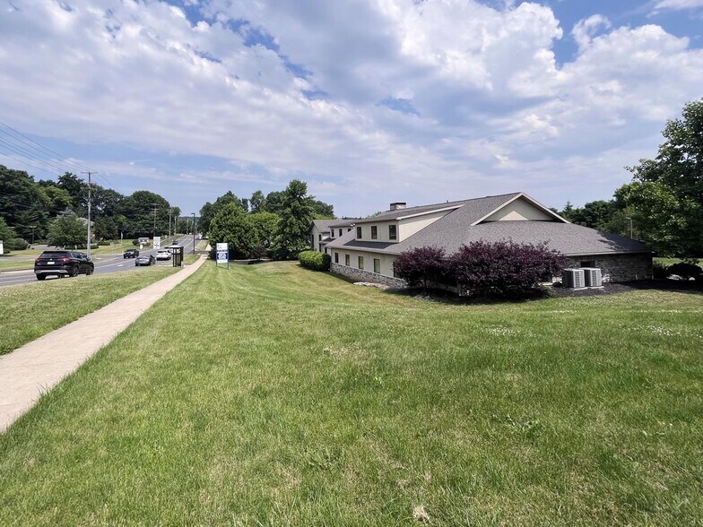 More Photos Of 2014 Sandy Dr, State College Medical For Lease