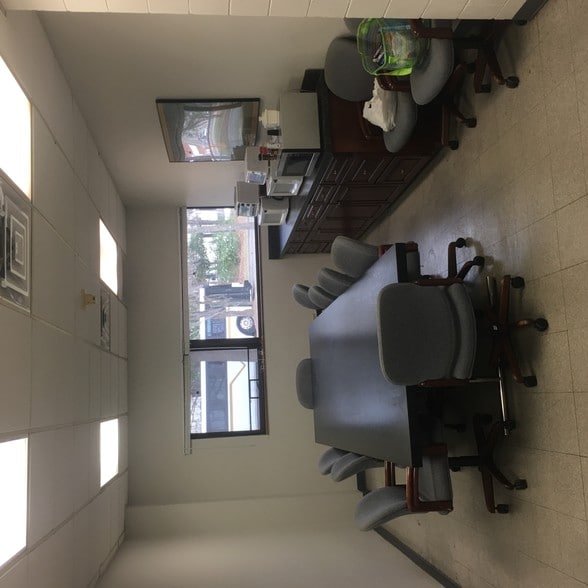 More Photos Of 917 Commerce Cir, Hanahan Warehouse For Sale