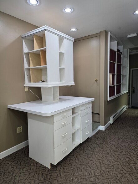 More Photos Of 205 Main St S, Minot Storefront Retail Office For Lease