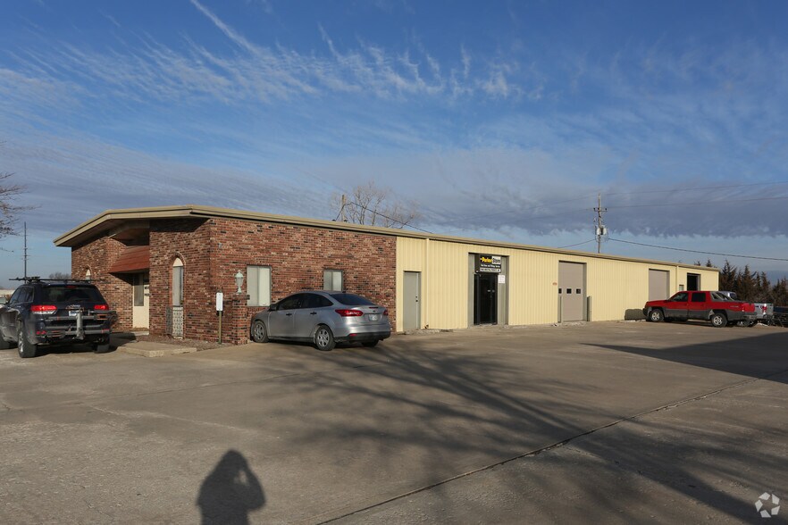 Primary Photo Of 1500 E Spruce St, Olathe Warehouse For Sale
