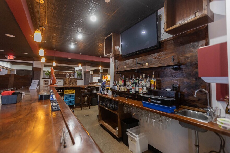 More Photos Of 6263 State Highway 66, Tulsa Restaurant For Sale