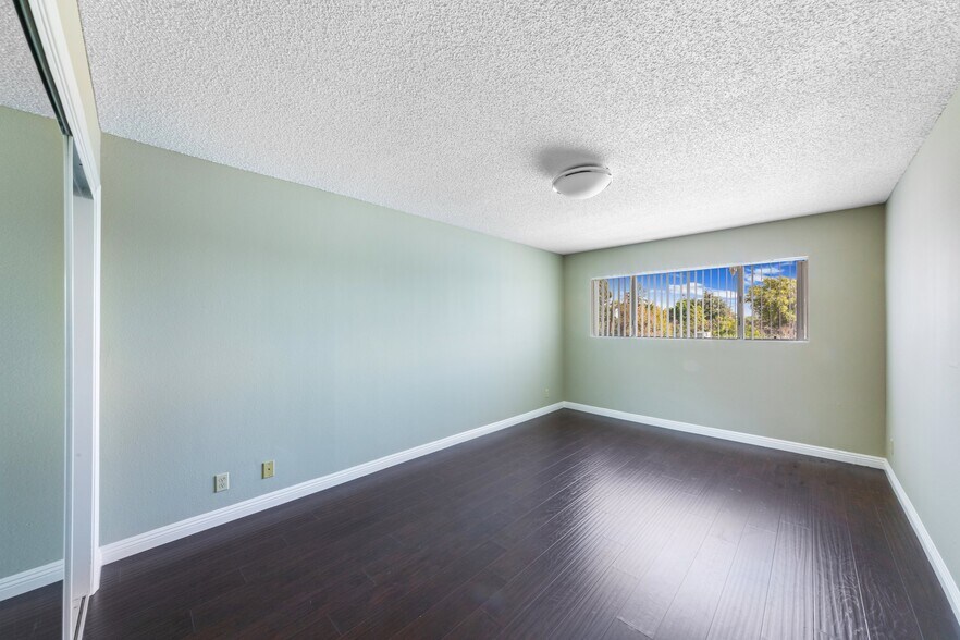 More Photos Of 13951 Moorpark St, Sherman Oaks Apartments For Sale