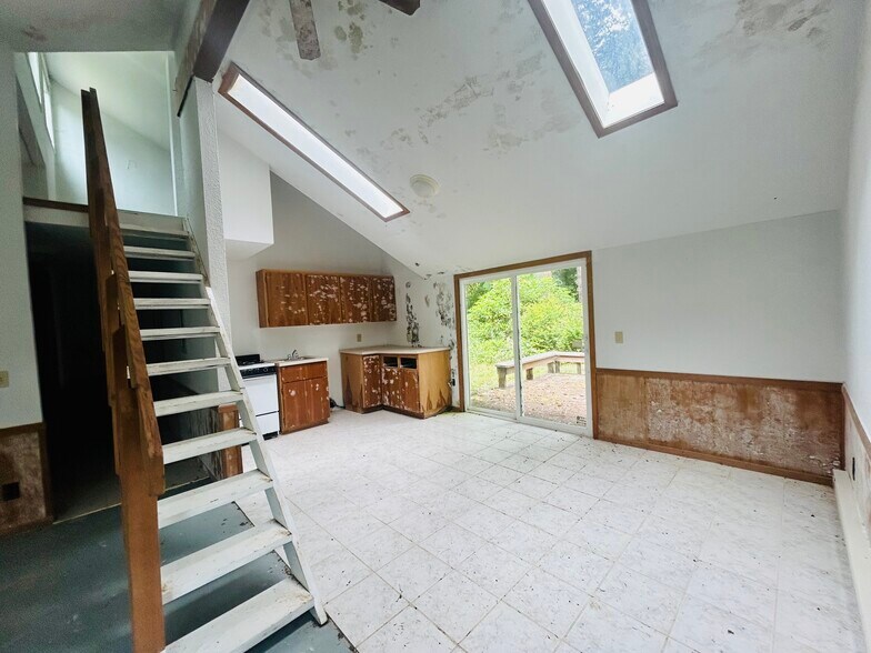 More Photos Of 1190 N Tenmile Lk, Lakeside Trailer Camper Park For Sale